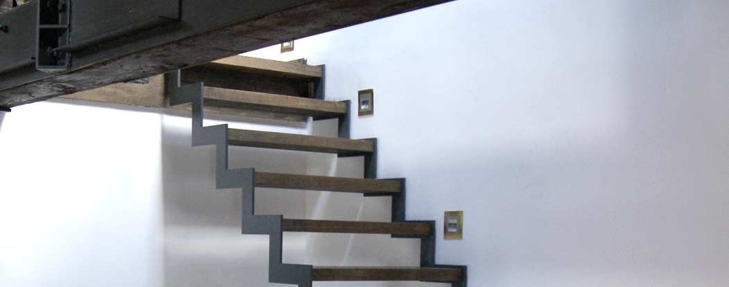 Bespoke Contemporary Open staircase in Wood and Metal 